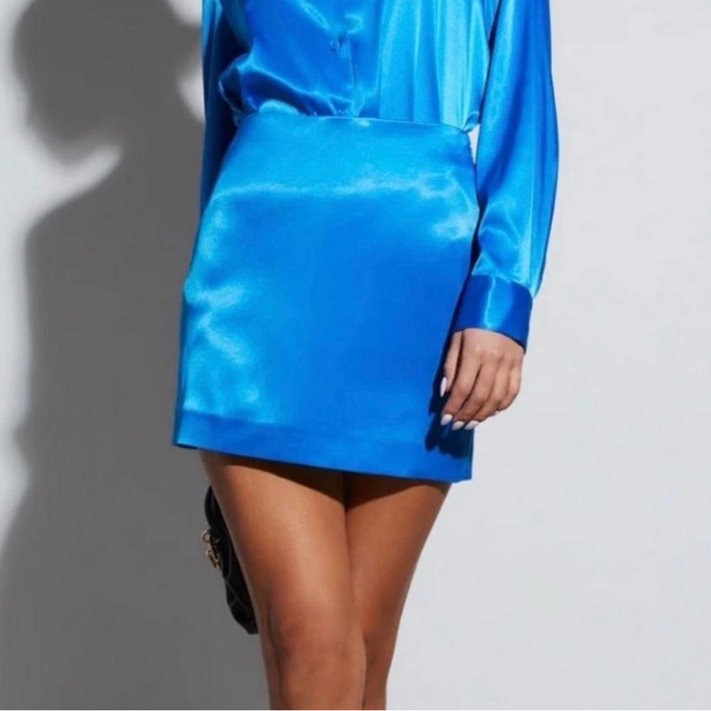 🆕 NWOT! Vici Vibrant Blue Satin Mini Skirt